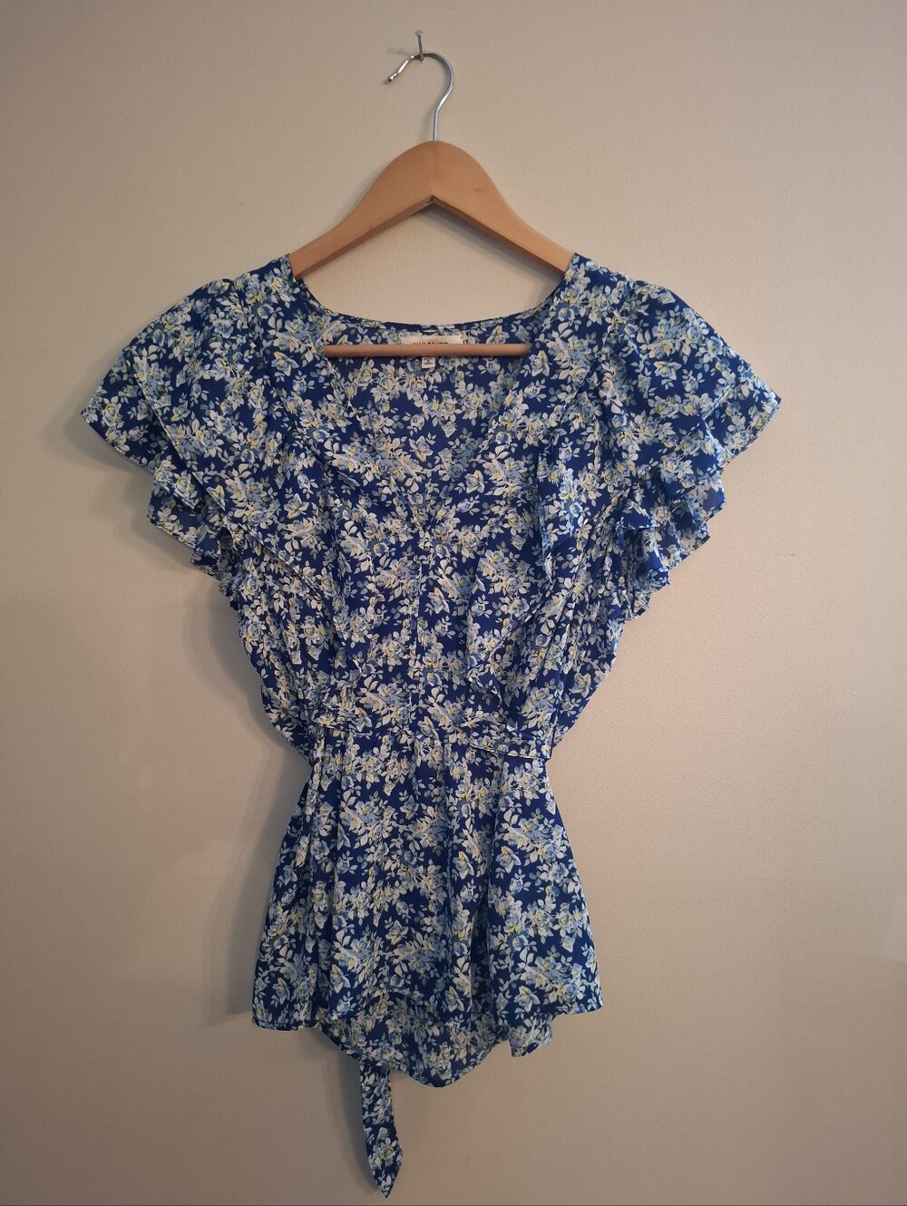 Max Studio Blue Floral Ruffle Cap Sleeve Blouse